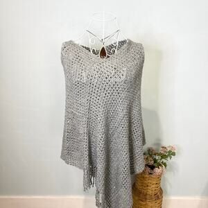 Stunning vintage y2k gray crochet sequin asymmetrical shaggy fringe poncho